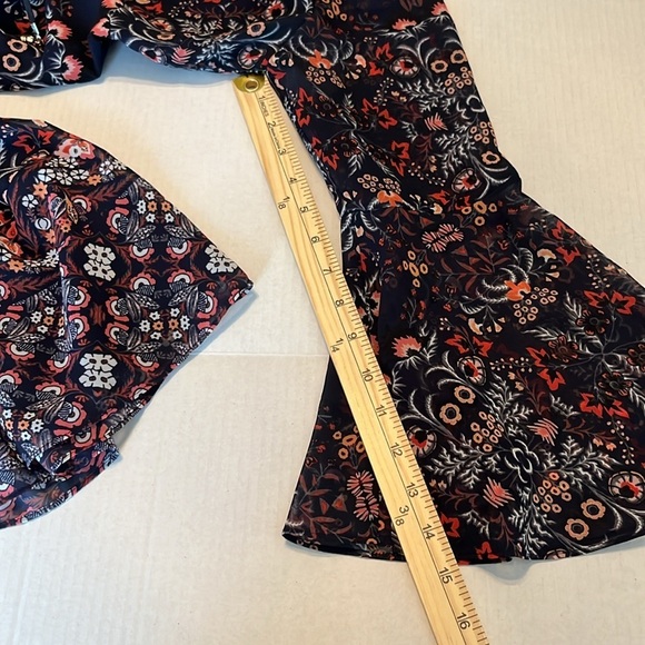 Vince Camuto Bohemian Paisley Blue Chiffon Bell Sleeve Shift Dress Size 4 - Picture 6 of 11